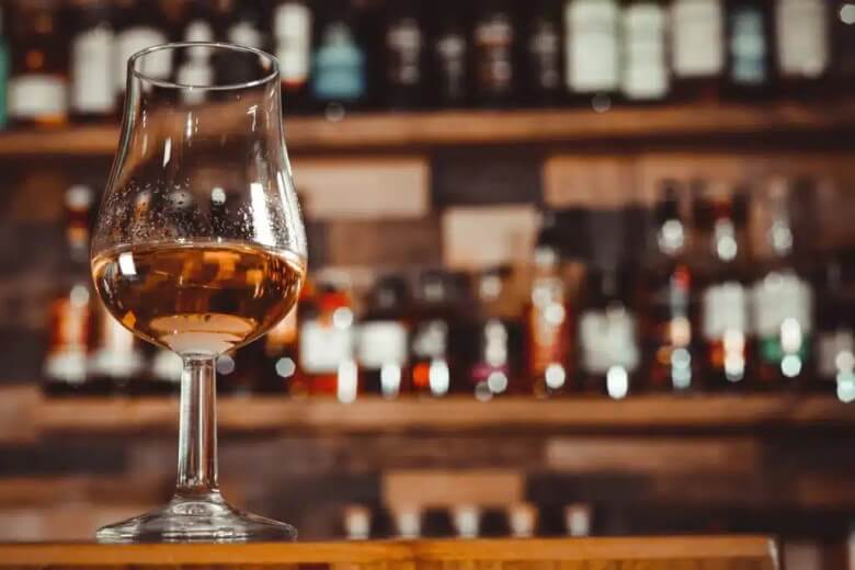 Guten Whisky erkennen - Tipps für Anfänge rund Kenner