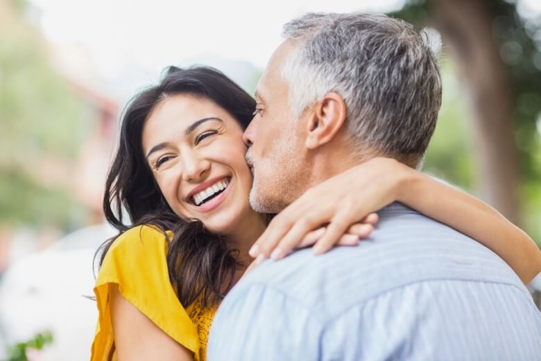 Tipps, um jüngere Frauen zu daten