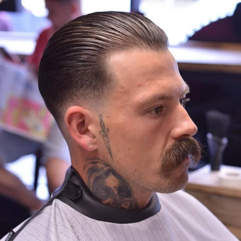 Schritt für Schritt einen Slick Back stylen